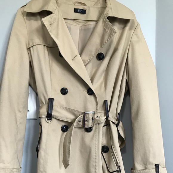Brown trench coat - Picture 2 of 4